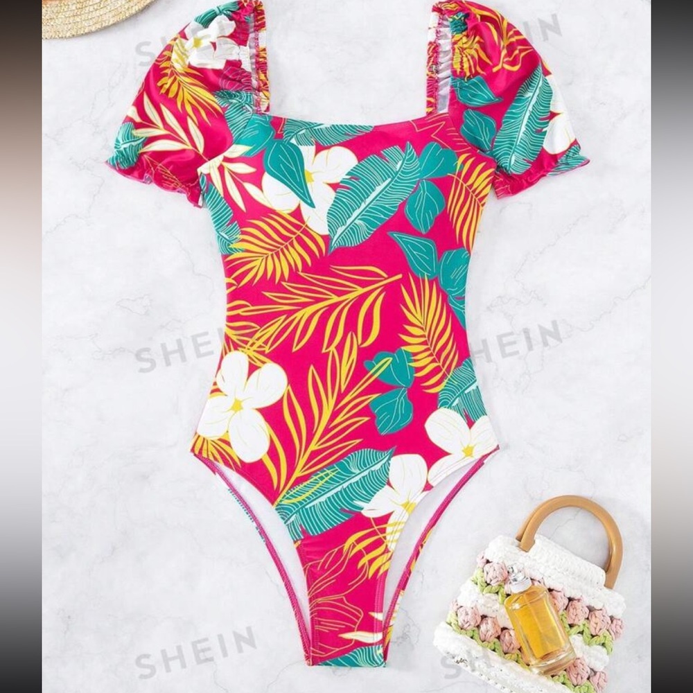 SHEIN woman Back Tie Design one-piece swimsuit